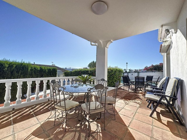 4 Soveroms Villa i Manilva