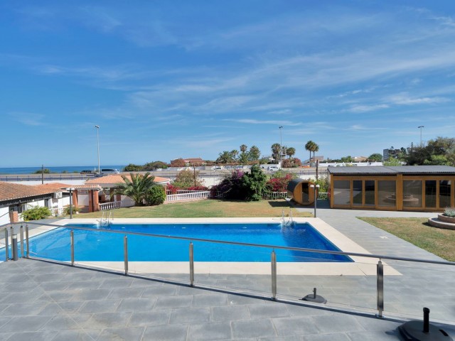 16 Bedrooms Villa in El Chaparral