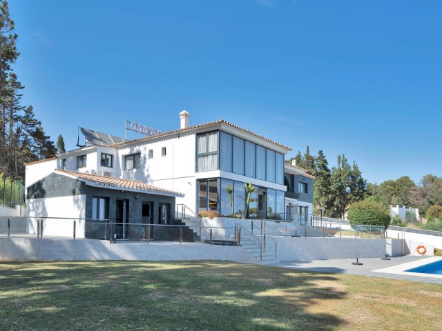 Villa con 16 Dormitorios  en El Chaparral