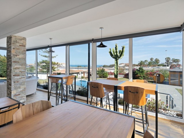 16 Bedrooms Villa in El Chaparral