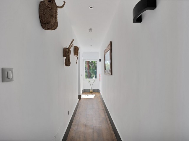 16 Bedrooms Villa in El Chaparral