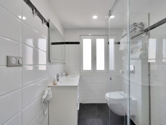 16 Bedrooms Villa in El Chaparral