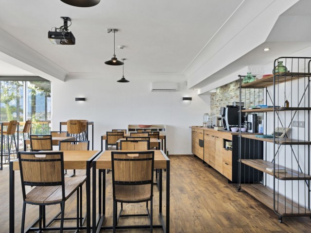 Villa con 16 Dormitorios  en El Chaparral