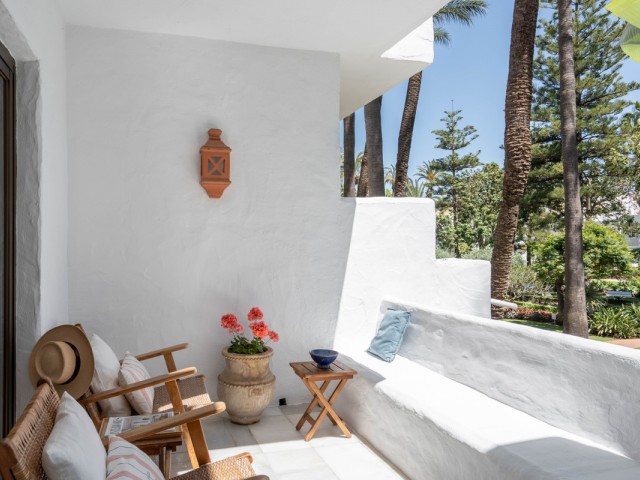 Apartamento con 2 Dormitorios  en Marbella