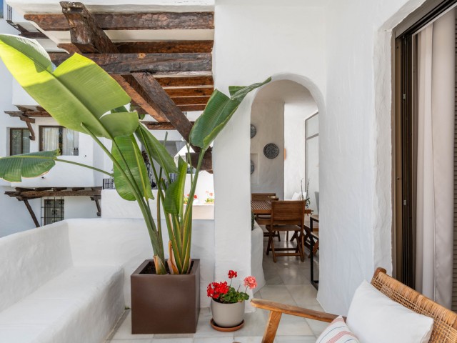 Apartamento con 2 Dormitorios  en Marbella