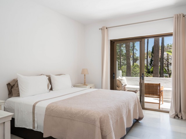 Apartamento con 2 Dormitorios  en Marbella