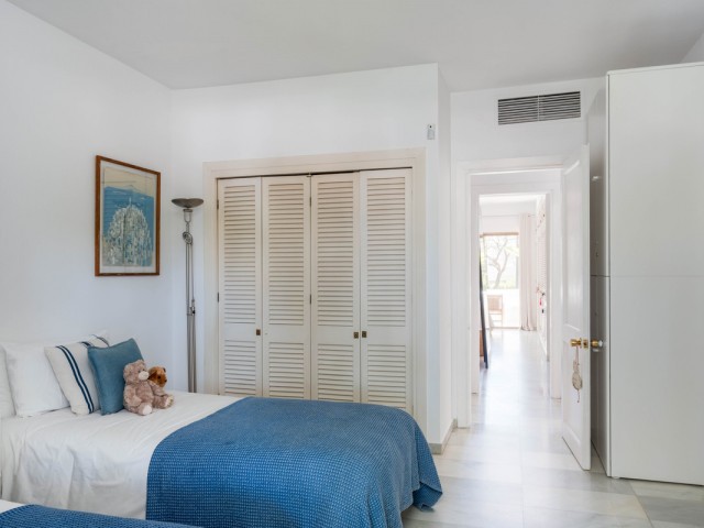 Apartamento con 2 Dormitorios  en Marbella