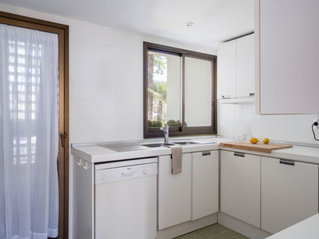 Apartamento con 2 Dormitorios  en Marbella