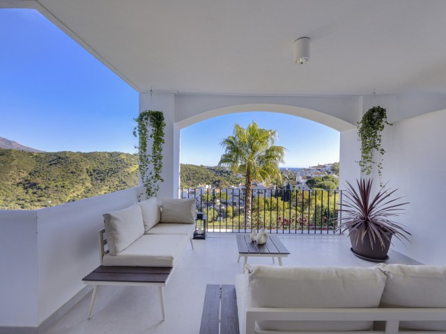 3 Bedrooms Apartment in Benahavís