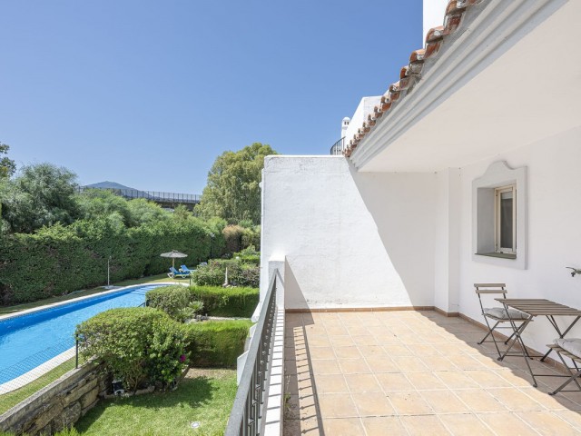 4 Schlafzimmer Reihenhaus in Nueva Andalucía