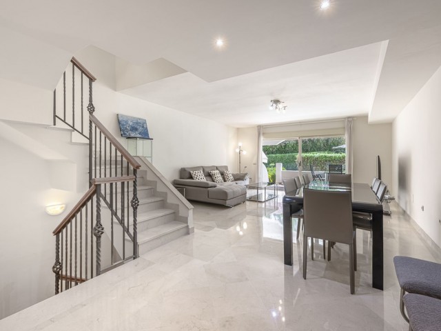 4 Makuuhuoneen Rivitalo Nueva Andalucía