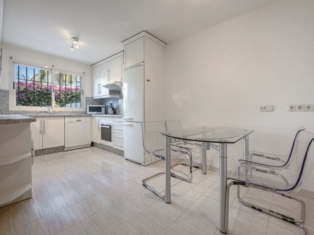 4 Makuuhuoneen Rivitalo Nueva Andalucía