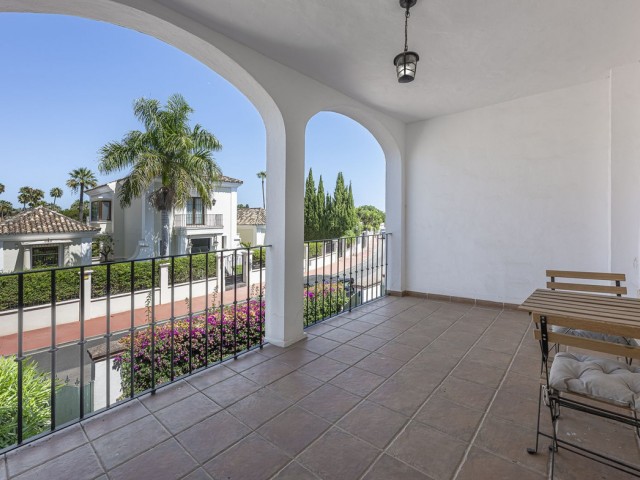 4 Makuuhuoneen Rivitalo Nueva Andalucía