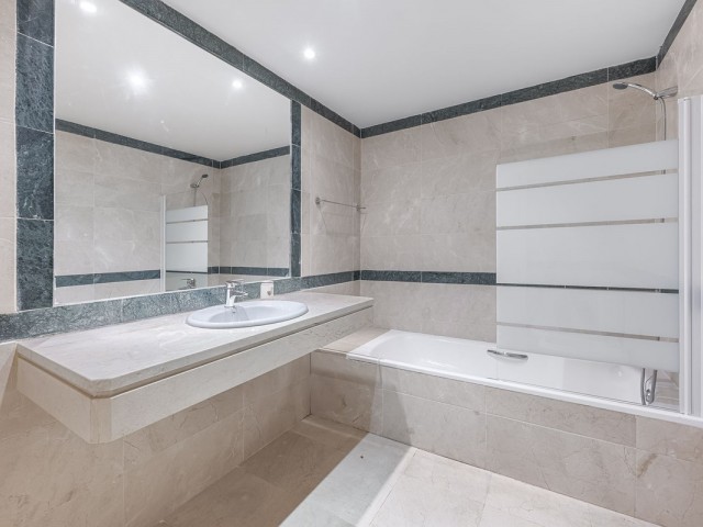 4 Makuuhuoneen Rivitalo Nueva Andalucía