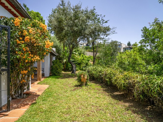 3 Bedrooms Villa in Benahavís