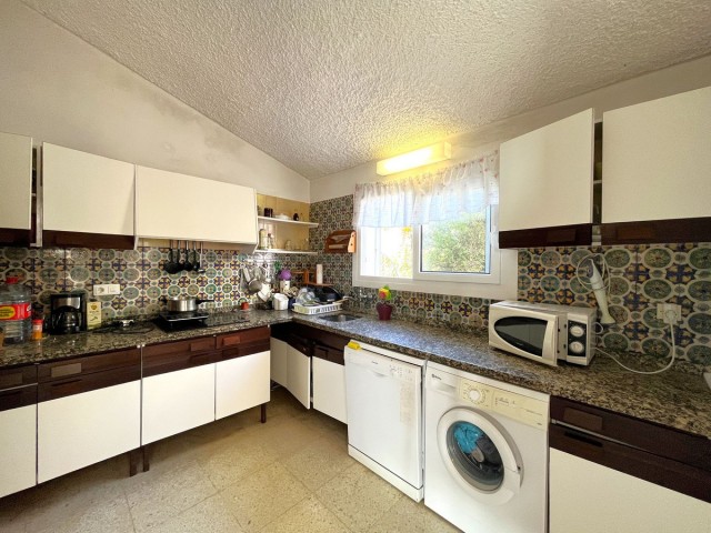 5 Bedrooms Villa in Estepona