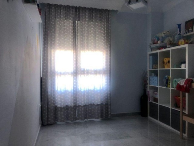 Apartamento con 4 Dormitorios  en Nueva Andalucía
