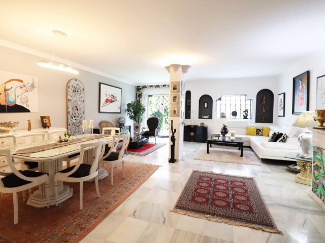 4 Schlafzimmer Reihenhaus in Diana Park
