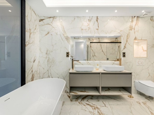 4 Makuuhuoneen Huoneisto Puerto Banús