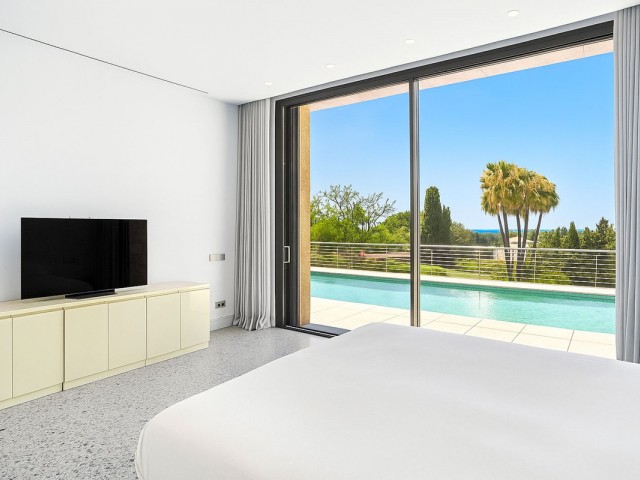 Villa con 4 Dormitorios  en Elviria