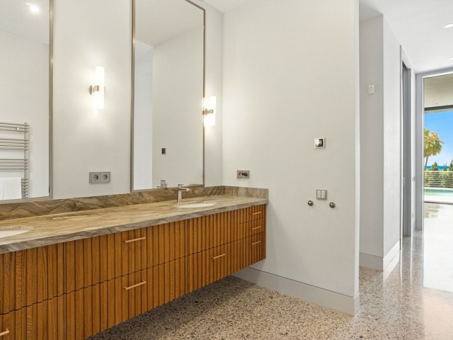 5 Sovrums Villa i Elviria