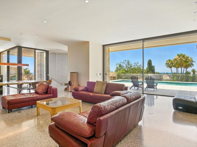 5 Bedrooms Villa in Elviria