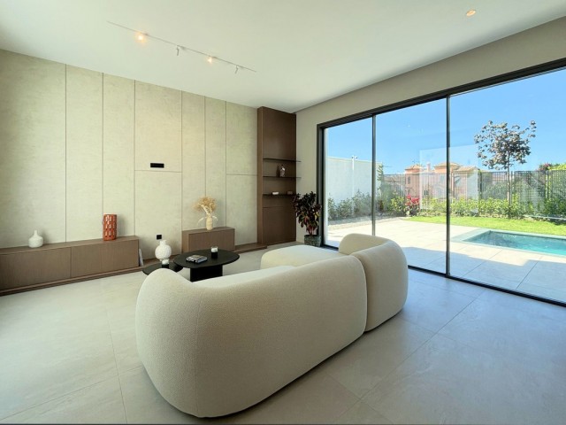 4 Sovrums Villa i Estepona