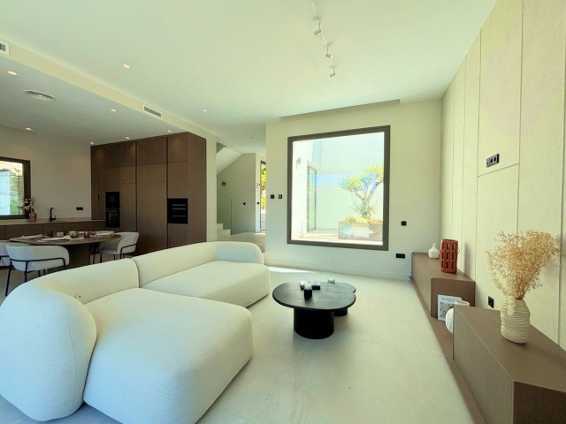 4 Sovrums Villa i Estepona