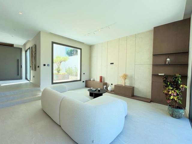 4 Sovrums Villa i Estepona
