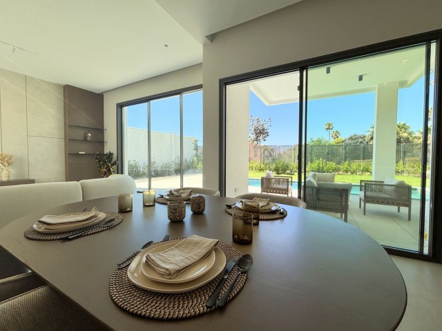 4 Sovrums Villa i Estepona