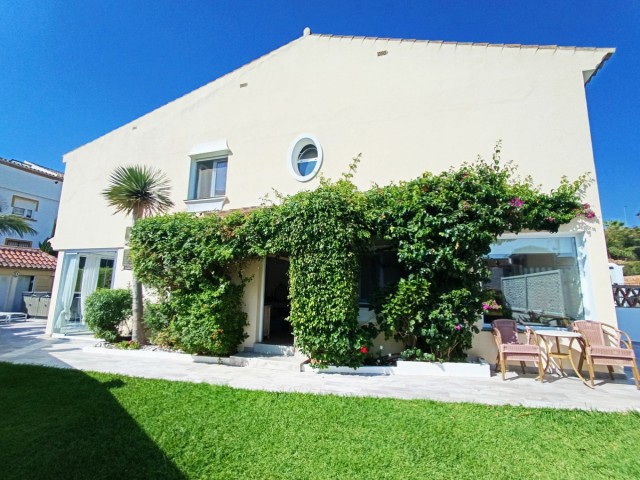 4 Bedrooms Townhouse in Benalmadena