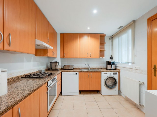 Apartamento con 3 Dormitorios  en Marbella