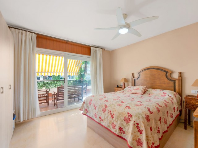 Apartamento con 3 Dormitorios  en Marbella