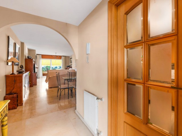 Apartamento con 3 Dormitorios  en Marbella