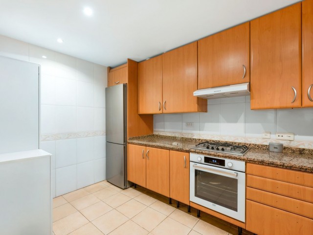 Apartamento con 3 Dormitorios  en Marbella