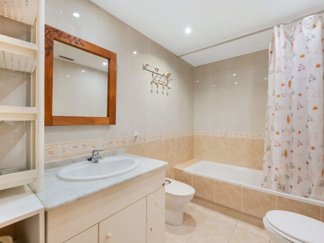 Apartamento con 3 Dormitorios  en Marbella