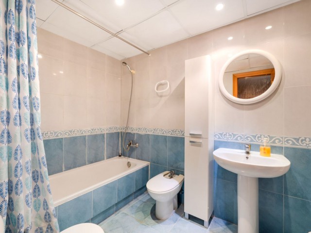 Apartamento con 3 Dormitorios  en Marbella