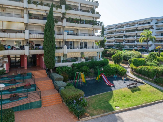 Apartamento con 3 Dormitorios  en Marbella
