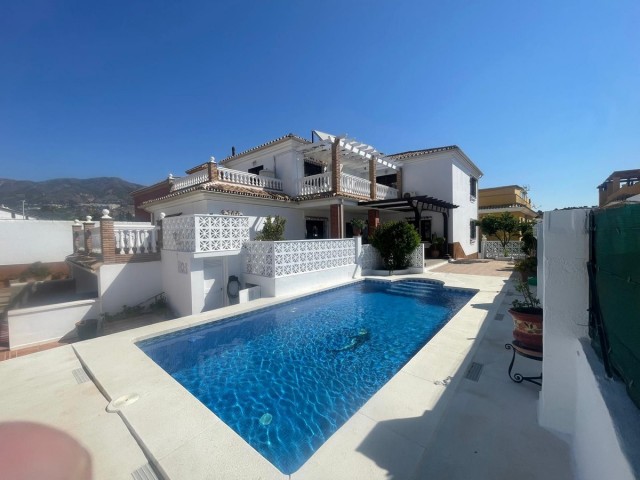 5 Soveroms Villa i Mijas