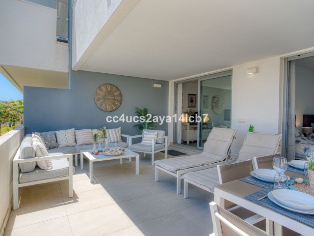 Apartamento con 2 Dormitorios  en Estepona
