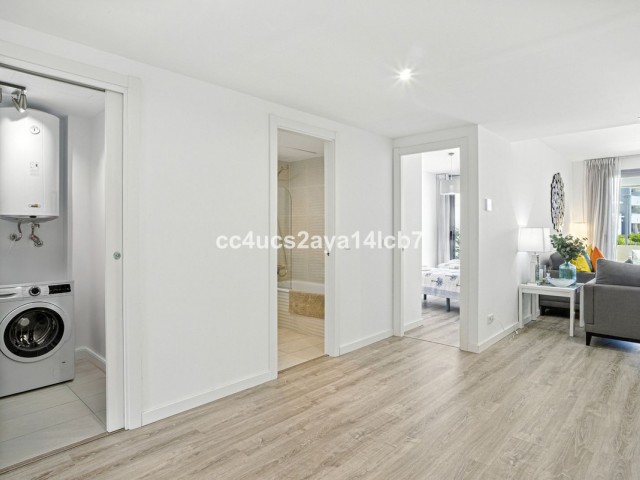 Apartamento con 2 Dormitorios  en Estepona