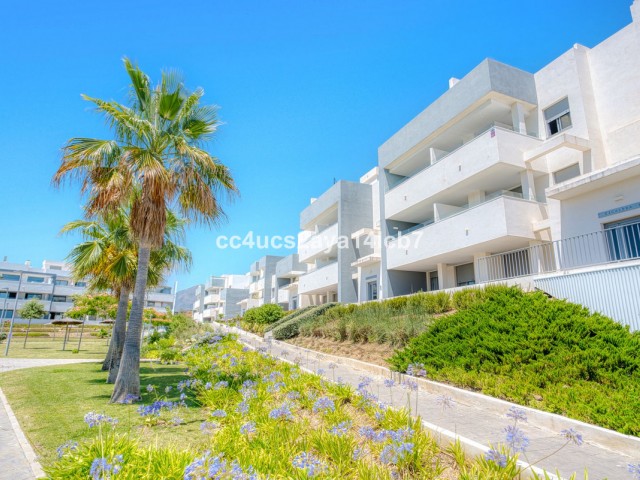 Apartamento con 2 Dormitorios  en Estepona