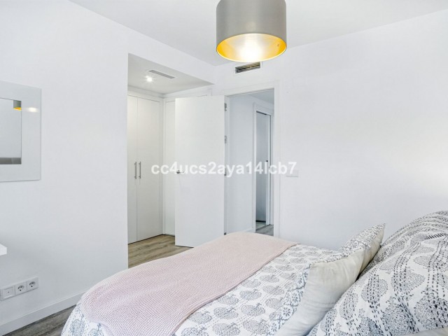 Apartamento con 2 Dormitorios  en Estepona