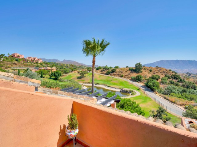 3 Bedrooms Apartment in Elviria