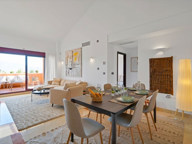 3 Bedrooms Apartment in Elviria