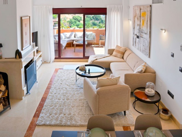 3 Bedrooms Apartment in Elviria