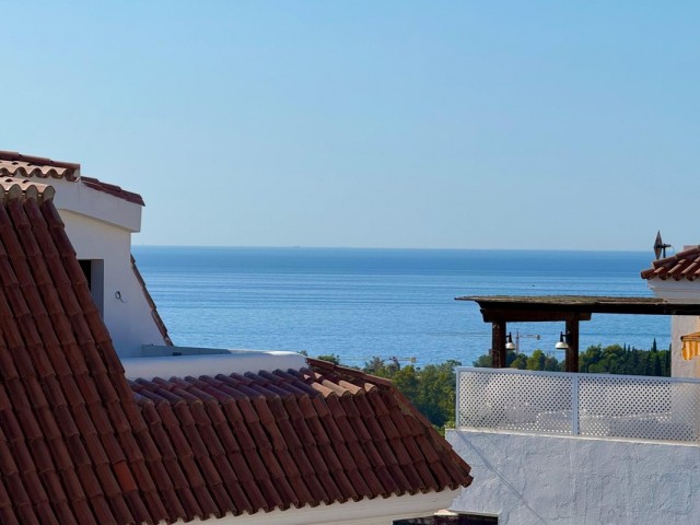 Apartamento con 3 Dormitorios  en Marbella