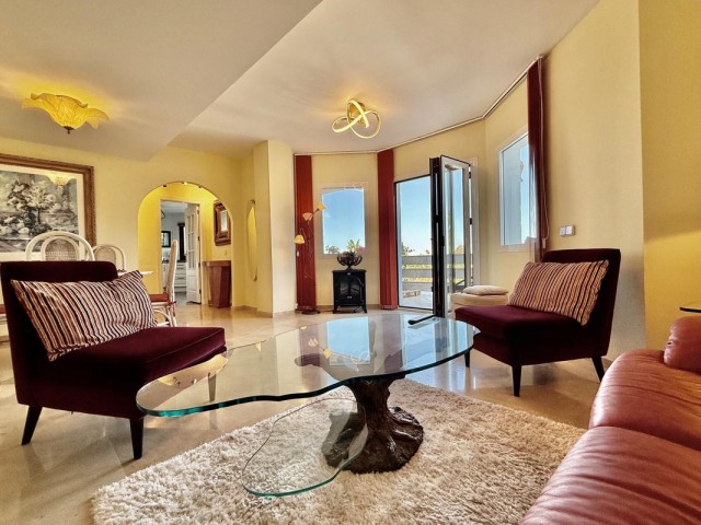 Apartamento con 3 Dormitorios  en Marbella