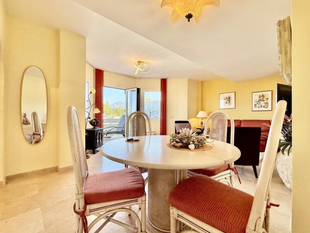 Apartamento con 3 Dormitorios  en Marbella