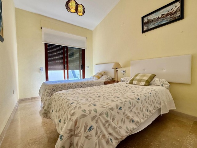 Apartamento con 3 Dormitorios  en Marbella